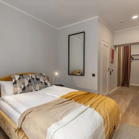 P6 Old Town Apartment *